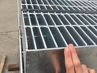 熱鍍鋅格柵板規格是怎么要求的？