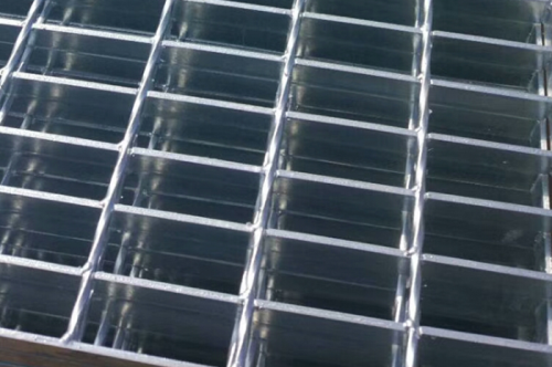 G255/30/100熱鍍鋅鋼格板廣泛用于造船，石化，化工廠